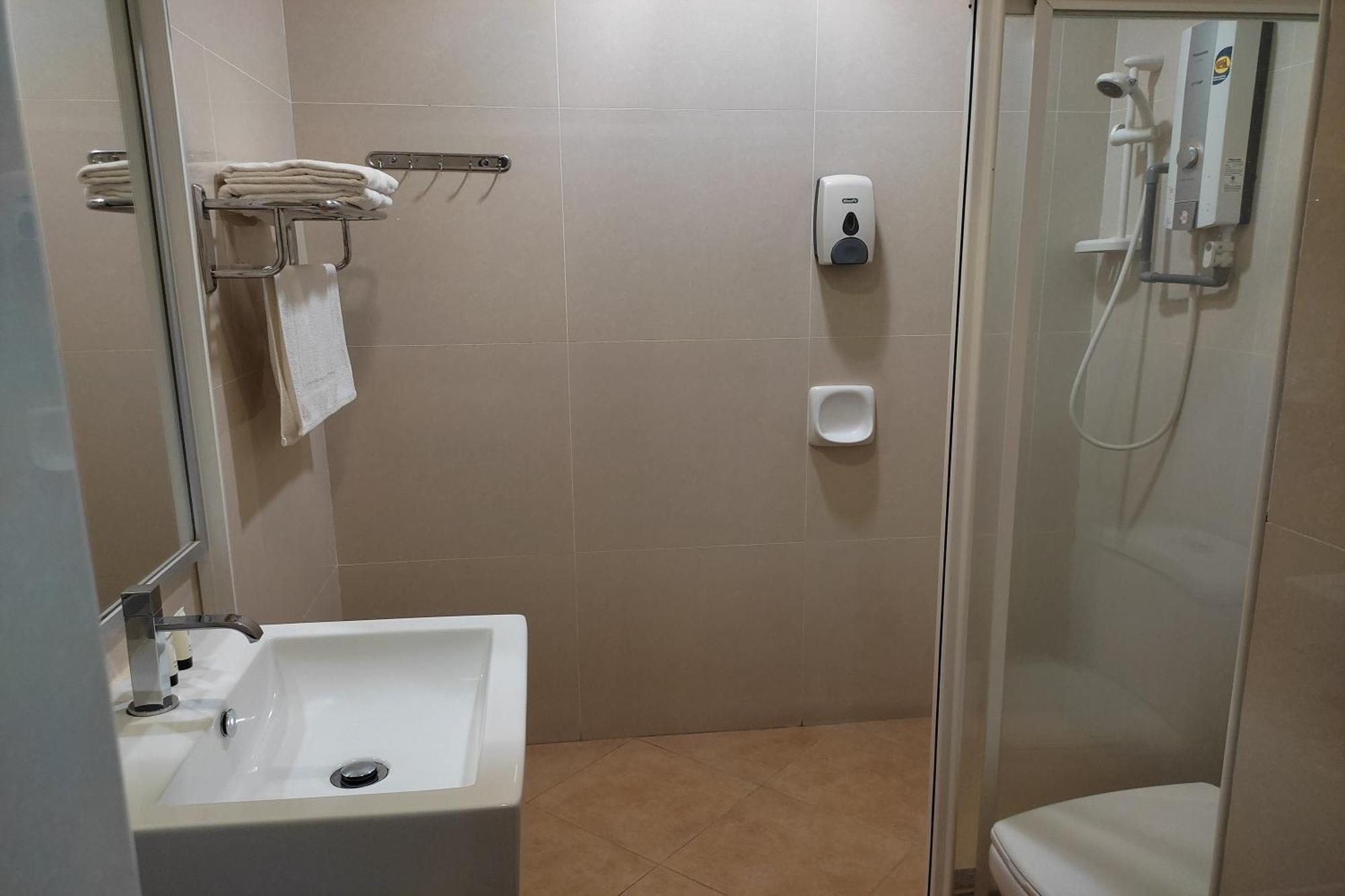 Hotel D'New 1 Kk Sabah Donggongon Екстер'єр фото