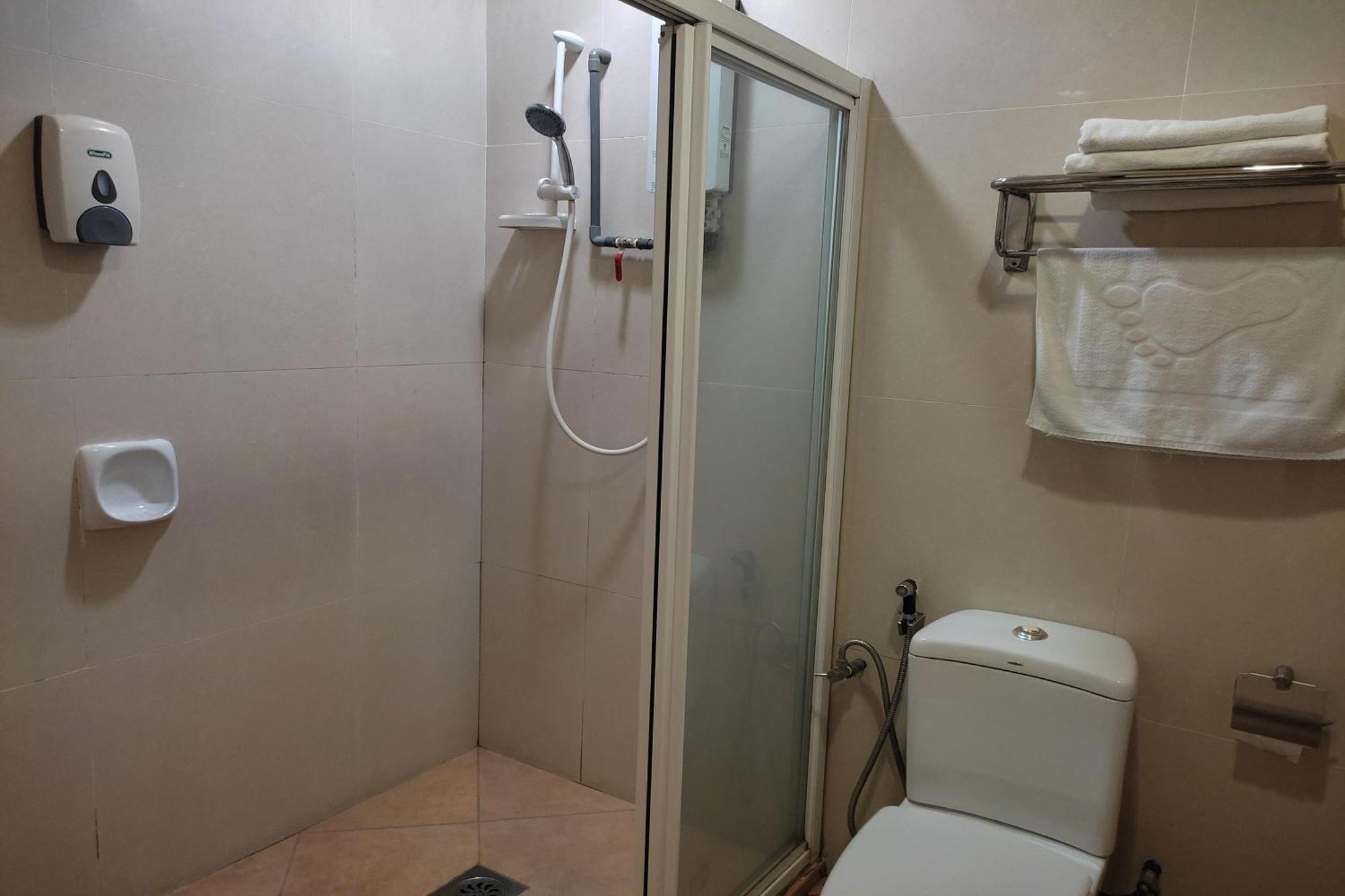 Hotel D'New 1 Kk Sabah Donggongon Екстер'єр фото