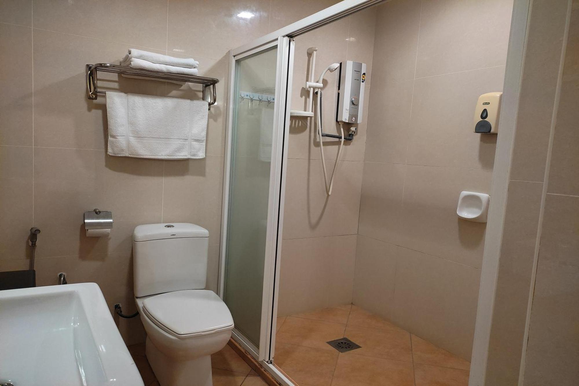 Hotel D'New 1 Kk Sabah Donggongon Екстер'єр фото